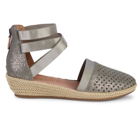 GENTLE SOULS by Kenneth Cole
Noa-Beth Wedge Espadrilles Metallic Gray size 8 - Picture 11 of 11
